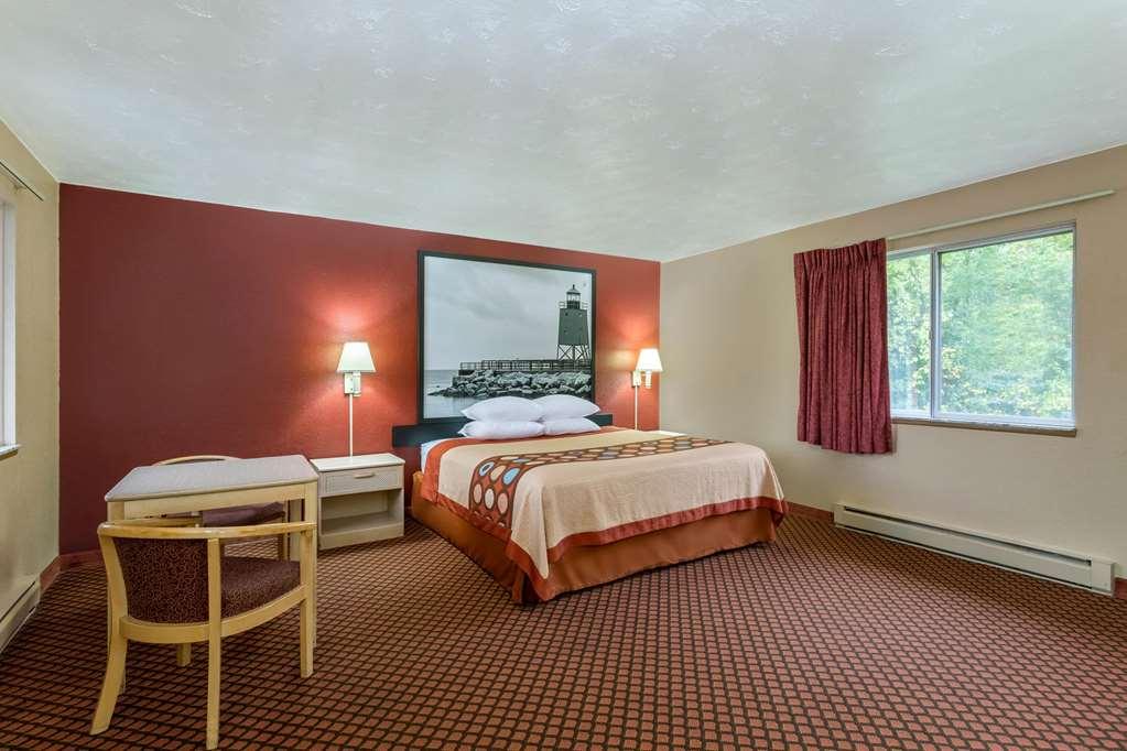Super 8 By Wyndham Marysville/port Huron Area Motel 2*