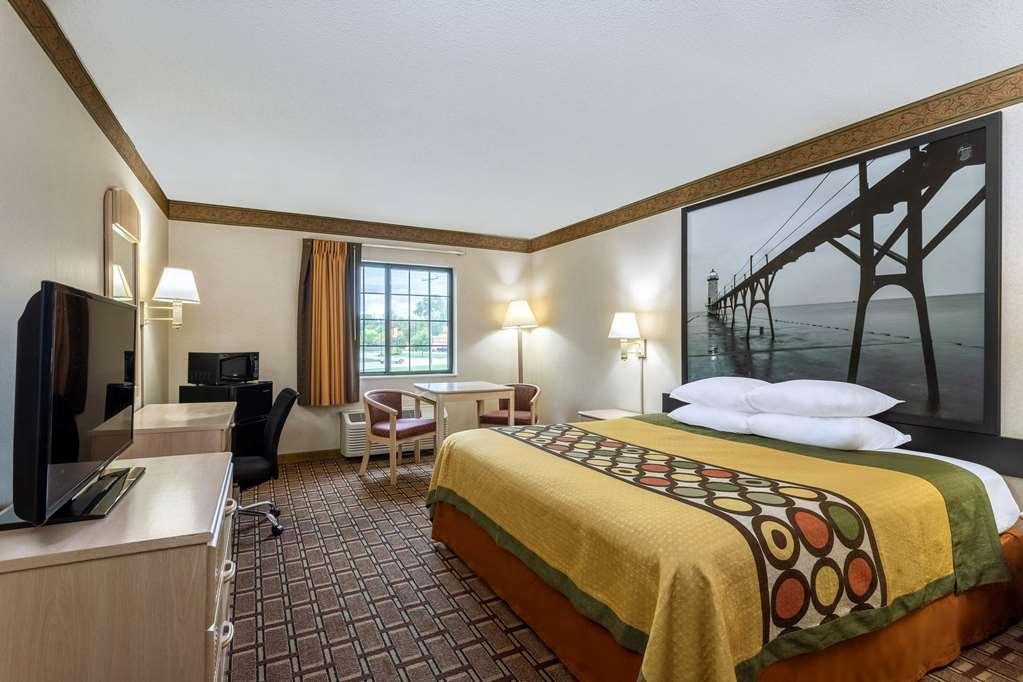 Super 8 By Wyndham Marysville/port Huron Area Motel 2*